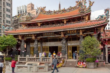 Longshan Tapınağı Taipei, Tayvan şehir merkezinde bulunan mimari yapıyı detaylandırdı.