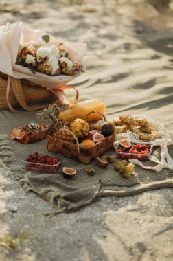 çeşitli yiyecekler yaz pikniği  