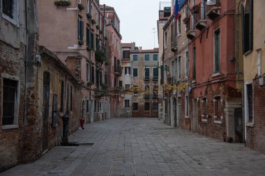 Soğuk bir Aralık sabahı Venedik 'teki eski Yahudi mahallesi.