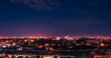 İsrail eyaletinin başkentinin gece manzarası.