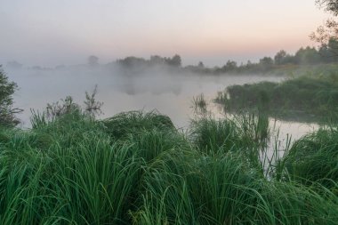 sabah Nehri üzerindeki gündoğumu