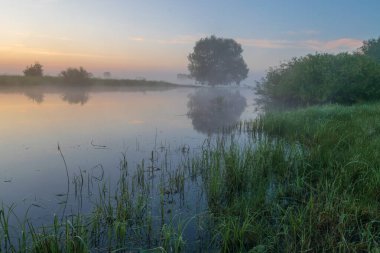 Gölde güzel bir gün batımı
