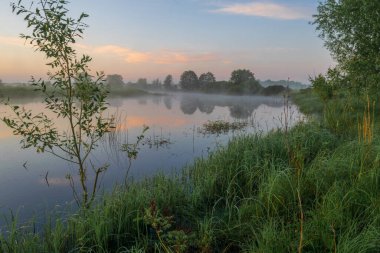 sabah sis Nehri üzerinde.
