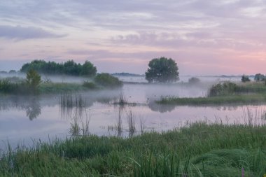 sabah sis Nehri üzerinde.