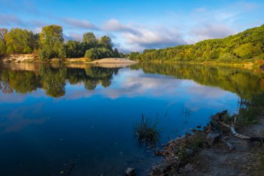 sonbahar Forest Lake