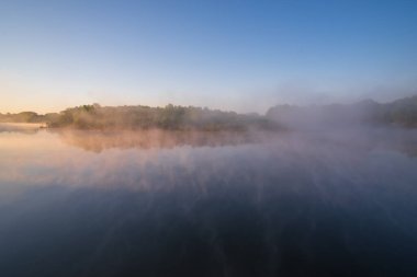 Göllü güzel bir manzara.