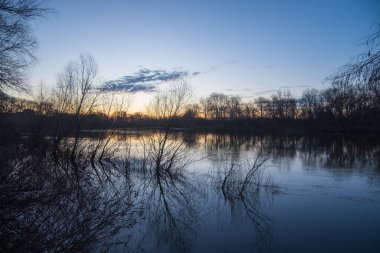 Parkta gün batımı