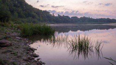 Nehrin üzerinde güzel bir gün batımı