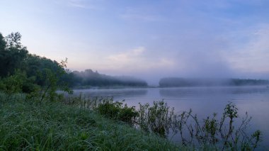 Sabah sisi ve sisi gölde
