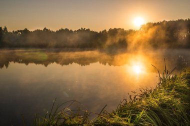 Gölde güzel bir gün batımı