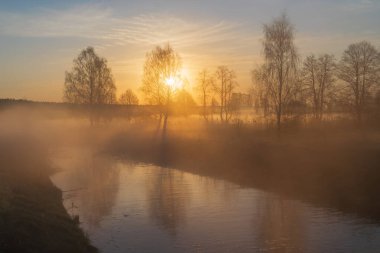 güzel gündoğumu Nehri