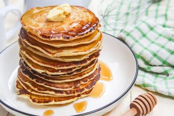 Şuruplu krep yığını.