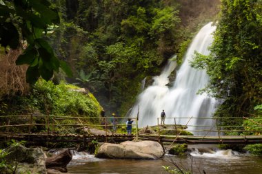 Güzel Pha Dok Manzarası ve inanılmaz yakın şelale manzaralı ve teraslı pirinç, Ban Mae Klang Luang, Doi Inthanon Ulusal Parkı, Chom Tangası, Chiang Mai Tayland