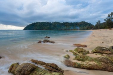 Koh Phayam, Ranong Eyaleti 'ndeki ikinci büyük adadır. Güzel bir manzarası, huzurlu, bir sürü güzel tatil köyü ve toplum yaşam tarzı var. Myanmar yakınlarında Andaman Denizi 'nde yer almaktadır.