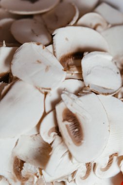 Ev restoranında güzel mantar pişirmek sağlıklıdır. Yüksek kalite fotoğraf