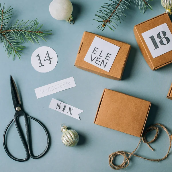 Προετοιμασία Του Χριστουγεννιάτικου Ημερολογίου Οικολογικά Χάρτινα Κουτιά Δώρα Για Παιδιά — Φωτογραφία Αρχείου