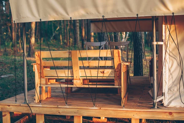 Banc Bois Près Glamping Tente Glamping Camping Vacances Concept Plein — Photo
