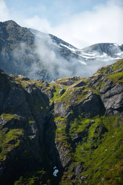 Norveç 'in güzel bir dağ manzarası