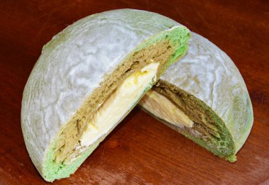 Kibrit ekmeği ve haç parçalarını kes..