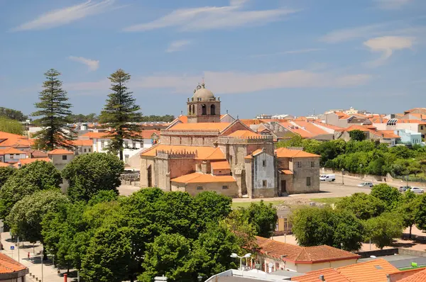 Portekiz 'in kuzeyindeki Vila do Conde şehrinde So Joo Baptista Kilisesi' nin hava manzarası.