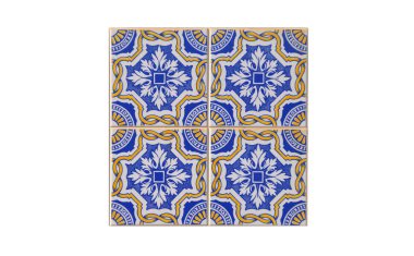 Dört kiremit mavi ve sarı renklerde dizilmiş, tipik eski Portekiz dekorasyonu.