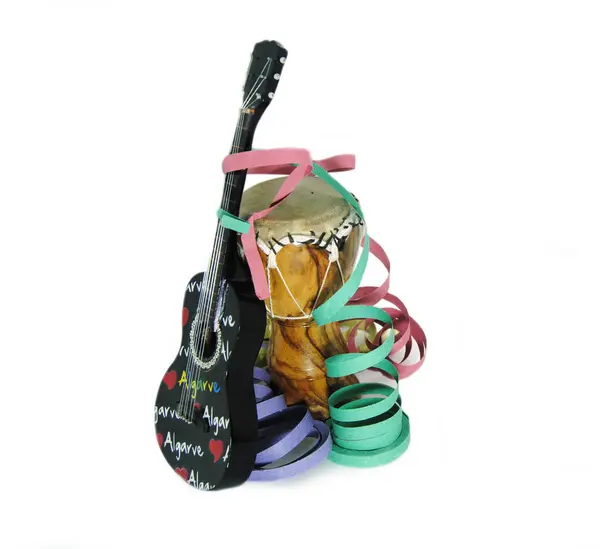 Algarve, Portekiz 'de gitarlı ve davullu bir karnaval.