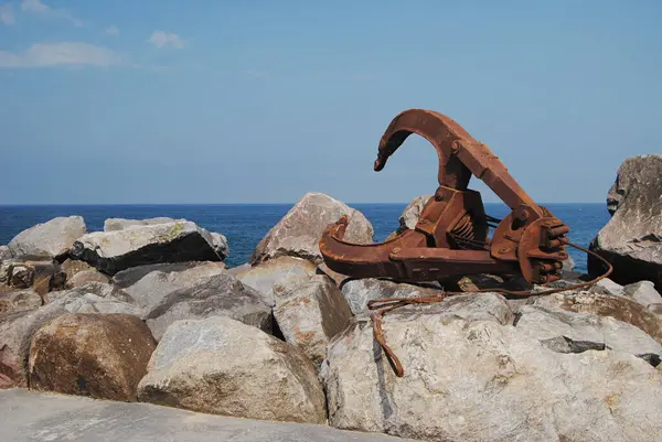 Sahil turna aksesuarı, portakal kabuğu pençeleri, paslı mızrak.