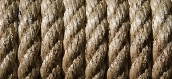 Sarmalanmış keten ipin dokusu