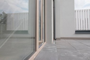 Ev yenilenmesi, pencere kurulumu, ev onarımı, çift camlı pencereler