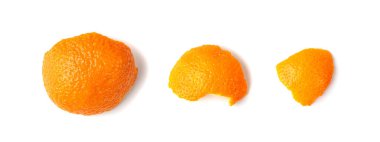 Mandarin Kabuğu İzole, Soyulmuş Mandalina, Taze Citrus Kabuğu, Mandarin Derisi, Doğal Tatlı Baharatı, Mandalina Kabuğu Beyaz Arkaplan Üst Görünümü İzole Edildi