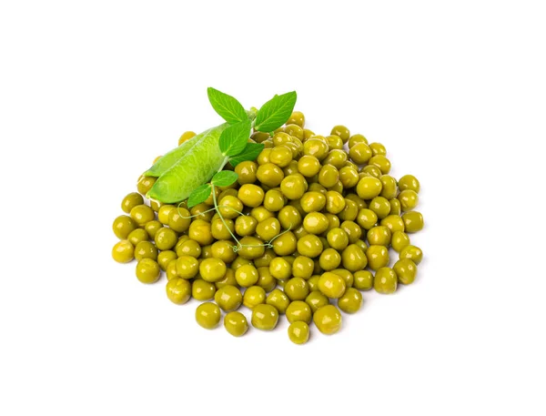 缶詰の緑のエンドウ豆分離 甘いエンドウ豆 調理されたマメ科植物 タンパク源 健康的なビーガンフード 白い背景に緑のエンドウ豆 — ストック写真