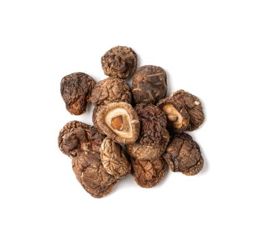 Kuru Shiitake Mantarları İzole, Çiğ Shitake Yığını, Sağlıklı Organik Asya Mantarı, Yaygın Çin Yenebilir Shiitake Mantarı Beyaz Arkaplan Üst Görünümü