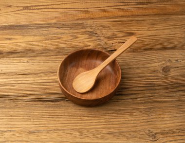 Tahta kaşık, yeni ahşap kaşıklar, küçük kepçe, eski mutfak aksesuarları, tahta ahşap arka planda Retro tahta kaşıklar