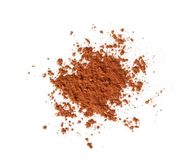 İzole edilmiş kakao tozu, dağınık kakao tozu, kuru kakao fasulyesi tozu bembeyaz arka planda ev yapımı çikolata için kakao tozu tozu.