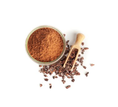 Kakao parçacıklı kakao tozu, kakao tozu yığınları, kuru kakao tozu, kakao tozu tozu, ev yapımı çikolatalar için kakao tozu.