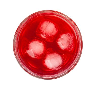 Soğuk Lingonberry içeceği izole edilmiş, buzlu Cowberry çayı, ferahlatıcı kızılcık kokteyli, Berry Mors, Red Berry suyu, meyveli içecek, Red Grog, Lingonberry içeceği beyaz arka planda, Ice Cubes