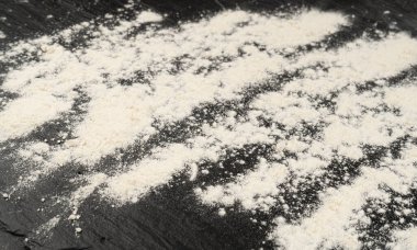 Un dokusu Arkaplanı, Kopya Alanı ile Buğday unu Deseni, Pastane Afişi, Soyut Un Çerçevesi, Siyah Tabaka Üzerine Beyaz Toz