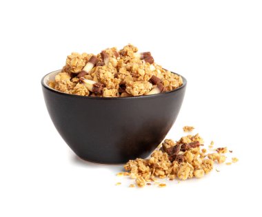 Granola Pile in Bowl, Muesli Breakfast, Çıtır Gevrek Kahvaltı, Tohum ve Tahıllı Yulaf ezmesi Müsli, Sağlıklı Diyet Yemeği, Beyaz Arkaplanda Granola