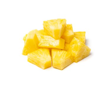 Ananas Kesikleri izole, Çiğ Ananas Parçaları, Comosus Tropikal Meyve Parçaları, Olgun Çam Elması Kıymıkları, Beyaz Arkaplanda Ananas Meyvesi
