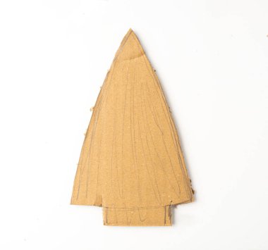 Karton Noel Ağacı, Karton Parçası, Yırtılmış Kraft Kağıdı, Kahverengi Ambalaj Vintage Kağıt Xmas Ağacı Dekorasyonu Üst Görünümü İzole Etti