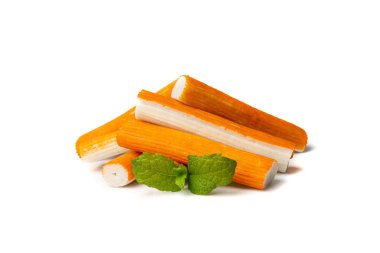 Yengeç Çubuğu Yığını İzole Edilmiş, Turuncu Yengeç Çubuğu Kapalı, Yengeç Eti Yemeği, Yengeç Etli Balık Çubuğu, Surimi Deniz Ürünleri, Beyaz Arkaplanda Yengeç Çubuğu