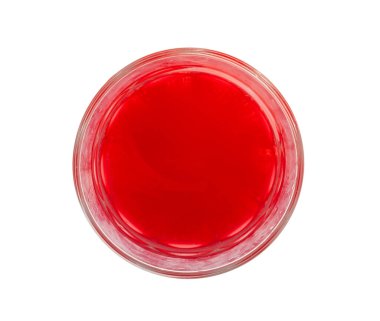 Soğuk Lingonberry içeceği izole edilmiş, buzlu Cowberry çayı, ferahlatıcı kızılcık kokteyli, Berry Mors, Red Berry suyu, meyveli içecek, Red Grog, Lingonberry içeceği beyaz arka planda, Ice Cubes