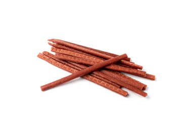 Kurutulmuş kurutulmuş balık eti, kurutulmuş deniz ürünleri, Hake Stockfish, kurutulmuş Pollock 'un küçük parçaları, bira atıştırmalıkları, beyaz arka planda kurutulmuş balık filetosu.