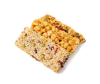 Kaçık Çubuğu, Cevizli Enerji Atıştırmalığı, Çikolatalı Müsli Tatlısı, Protein Şekerlemesi, Fitness Fruit ve Fındık Enerjisi Kahvaltısı Beyaz Arkaplanda