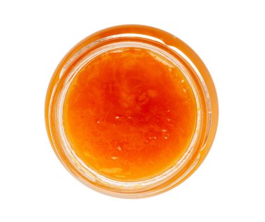 Açık kavanozda portakal reçeli, kayısı reçeli, meyveli marmelat, meyveli jöle karışımı, sarı kırmızı şurup, mango sosu, portakal reçeli beyaz arka planda.