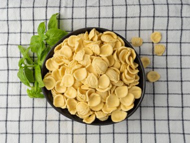 Çiğ Orecchiette Makarna, Ev Yapımı Kuru Makarna, İtalyan Recchietedde, Çiğ Erişte, Damalı Peçeteli Makarna