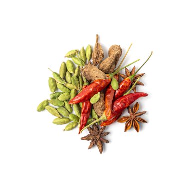 Siyah Kakule Tohumları İzole Edilmiş, Kahverengi Kardamon, Kuru Kardamon Meyveleri, Yeşil Kardamum Baharatı, Kardamoanne Baharatı, Beyaz Arkaplan Üzerinde Kurumuş Nepal Kakule Kapsülleri