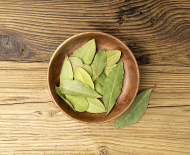 Kuru Koyun Yaprakları, Laurel Yaprağı, Doğal Baharatlı Bayrak, Kokulu Malzeme, Aromatik Baharat, Kuru Koyak Yaprakları Yakın Çekim