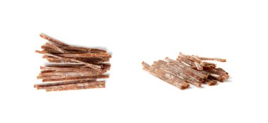 Kurutulmuş kurutulmuş balık eti, kurutulmuş deniz ürünleri, Hake Stockfish, kurutulmuş Pollock 'un küçük parçaları, bira atıştırmalıkları, beyaz arka planda kurutulmuş balık filetosu.