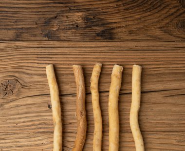 Miswak, Miswaak, Siwak, Sewak olarak da bilinir. Salvadora Persica Ağaç Dallarından yapılmış doğal tahta diş fırçası, İslami Miswak Çiğneme Çubukları